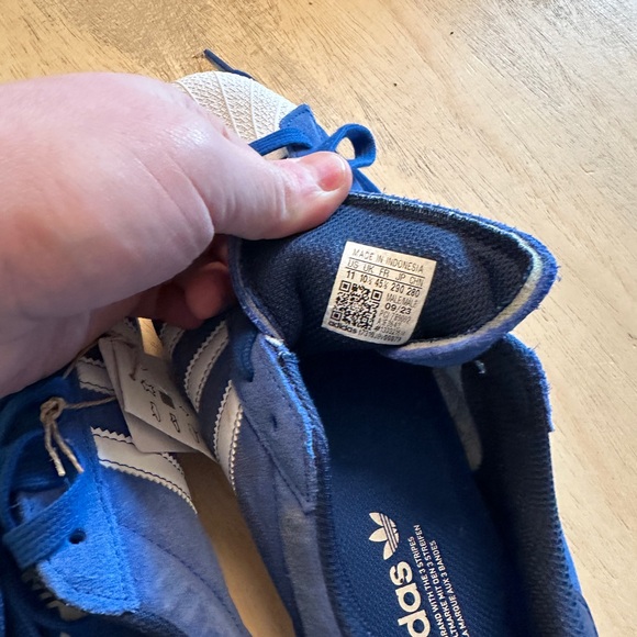 NWT - adidas Superstar Sneakers - Picture 4 of 4